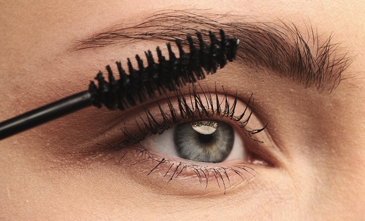 Kun je mascara over wimperextensions doen?